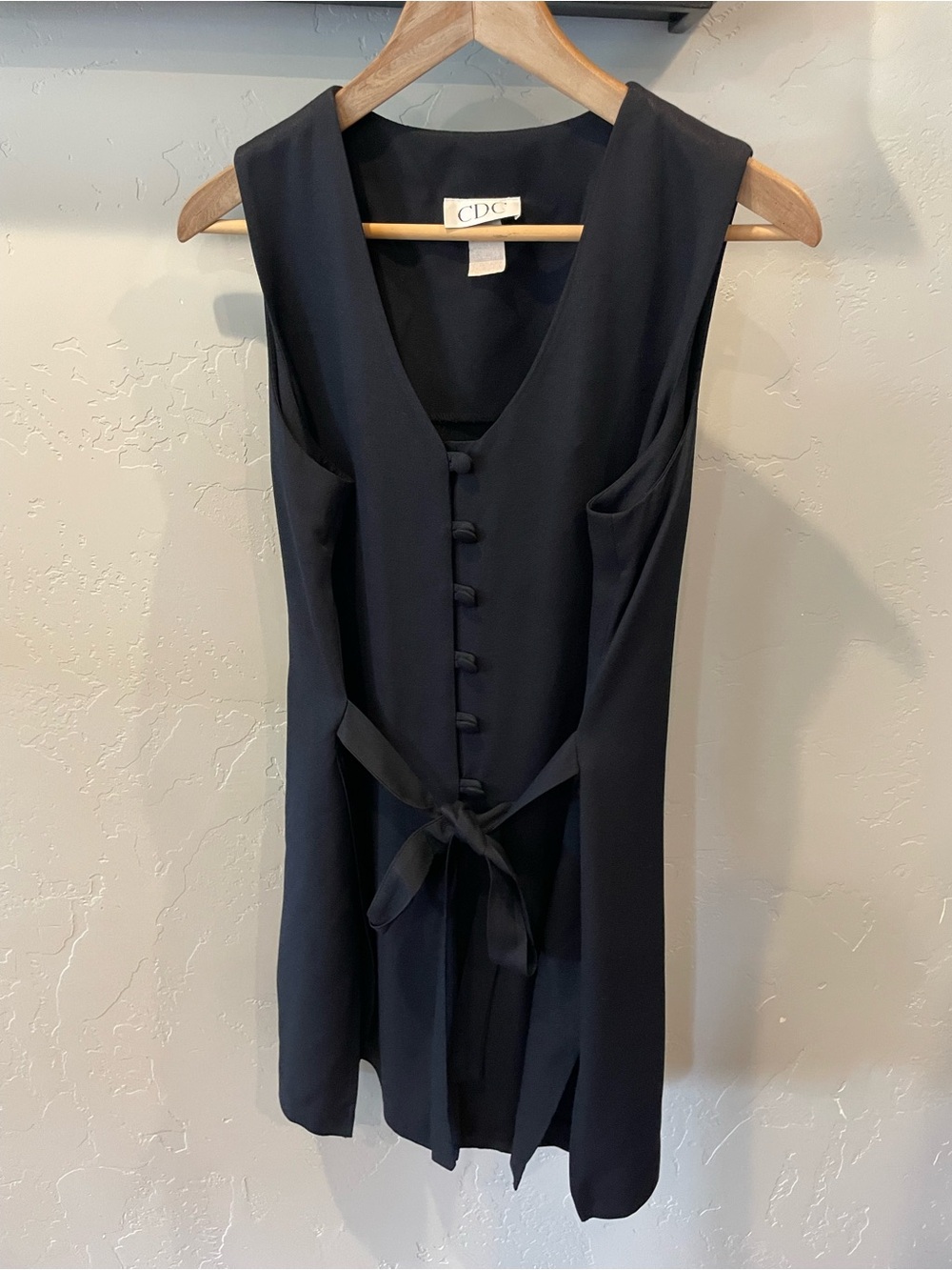 Pristine vintage 90s black split hem long button up vest L